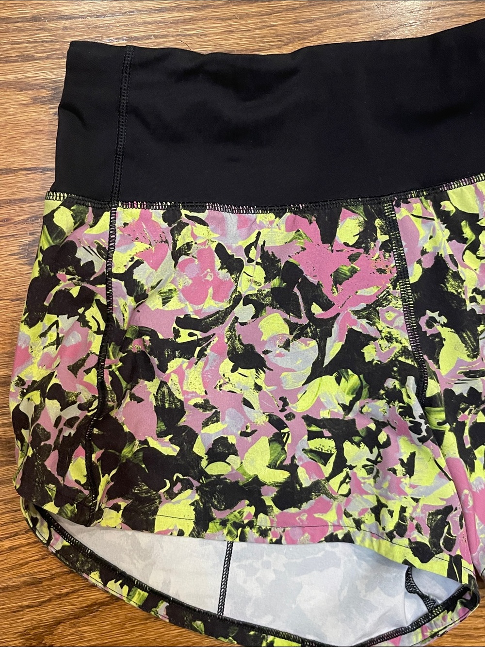 Ladies Lululemon - Picture 2 of 13